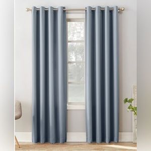 Lichtenberg curtains